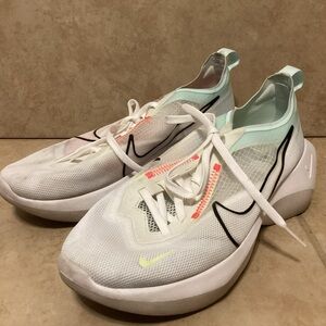 Nike Women's White and Mint Nike Athletic Shoes